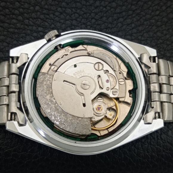 Vintage 1979 Seiko Automatic Mens Silver Watch W/daydate & Black accents - Picture 9 of 9